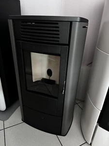 STUFA A PELLET MCZ FACE AIR DA 6 KW IN ACCIAIO ARGENTO - CHIAMA PER EXTRA SCONTO - Foto 1 di 4