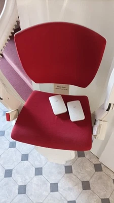 Treppenlift Von Lifta für kurvige Treppe - Bild 1 von 4