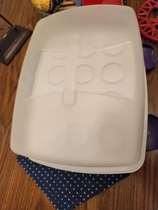 Wilton Ultimate 3 in 1 Caddy Cupcake, Cake Holder Carrier Tote 18x14x5.5 Purple - Picture 1 of 9