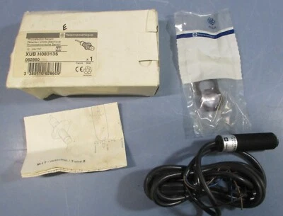 Telemecanique XUB-H083135 Photoelectric Sensor 062860 12-24VDC XUBH083135 - Image 1 of 4