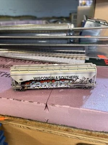 Micro Trains Wisconsin Southern Covered Hopper Weathered - Bild 1 von 2