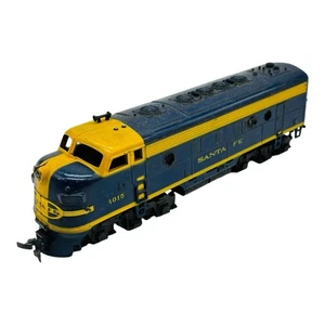 Mantua Tyco HO Santa Fe #4015 Diesel Locomotive Not Tested For Parts Repair - Picture 1 of 7