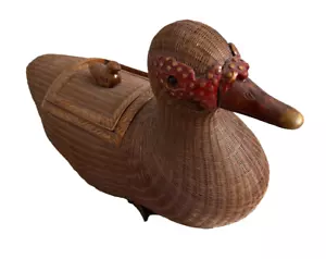 Shanghai Muscovy duck, wicker and wood basketry box - Picture 1 of 2