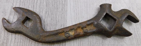 RARE Antique Vintage Garden Tool Co Planter Seeder Cultivator Wrench 379 Branded Cover
