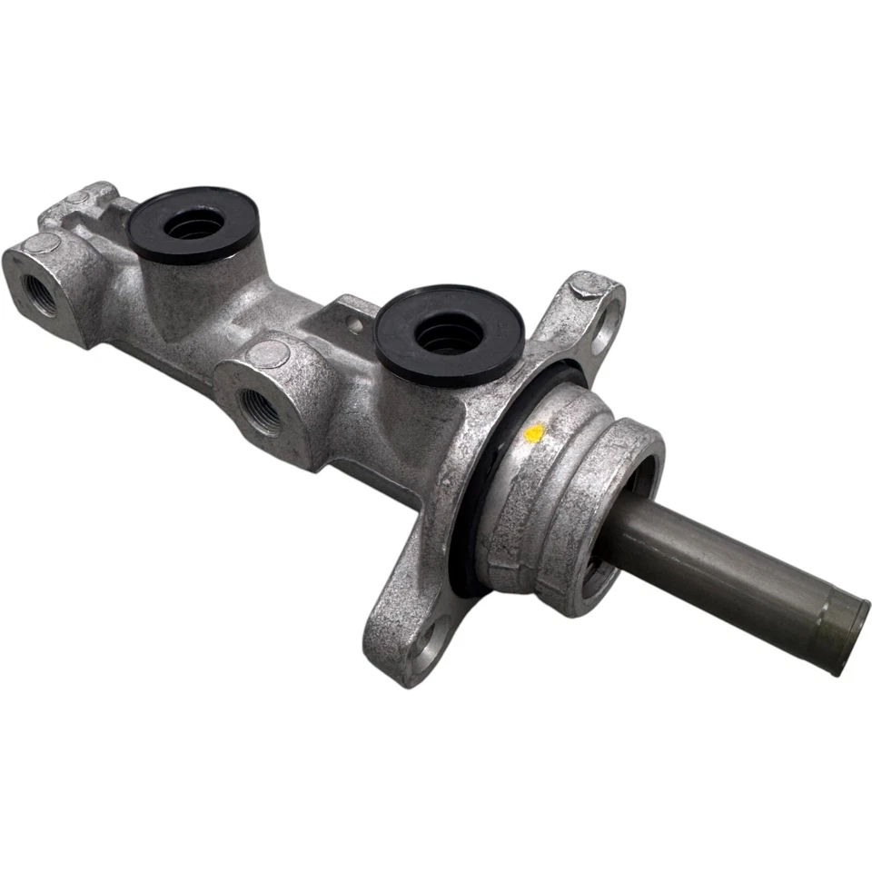 REMAN CARQUEST 10-3301 Master Cylinder FOR 2001-06 Town Country/Caravan/Voyager - Image 1 of 4