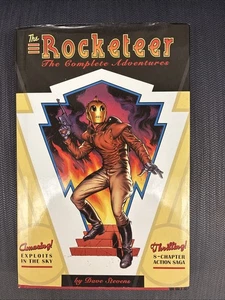 The Rocketeer The Complete Adventures Pulp Comic Book Graphic Novel IDW 25A3694 - Bild 1 von 3