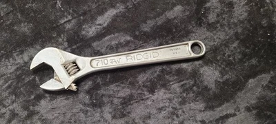Chave ajustável vintage RIDGID 710 10" Ridge Tool Co. Crescent - Imagem 1 de 4