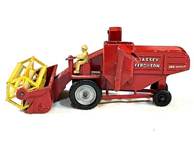 Matchbox Major Pack M-5 Lesney Massey Ferguson 780 Special Combine Harvester - Image 1 of 4