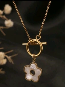 Seashell & Five-Petal Clover 18k Gold Plated With Mother Of Faux Pearl - Picture 1 of 7