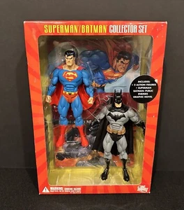 Set da collezione Superman/Batman con libro DC Direct 2005 set figurine nuove. - Foto 1 di 9