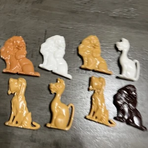 1955 Vintage Set of 8 Disney Kellogg's Hard Plastic Cereal Siamese Lady Tramp - Picture 1 of 6