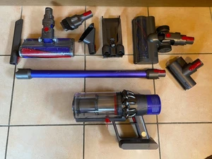 DYSON V10 Cyclone Absolute – Kabelloser Staubsauger in Top-Zustand - Bild 1 von 1