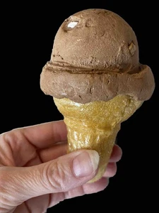 ❤️ De colección Woo Locke Helado de Chocolate Tamaño Natural Ven Imán Momentos Congelados  - Imagen 1 de 4