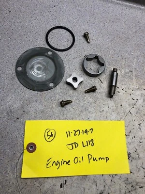 John Deere L118 Mower Briggs Stratton 407777 22hp Engine Oil Pump - Image 1 of 3