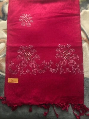 Hermosa estola india o envoltura con cuentas en autoimpresión. Foto 1 de 4