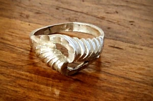 Anello a fascia cesellata vintage e bel design avvolgente ~ argento sterling   - Foto 1 di 5