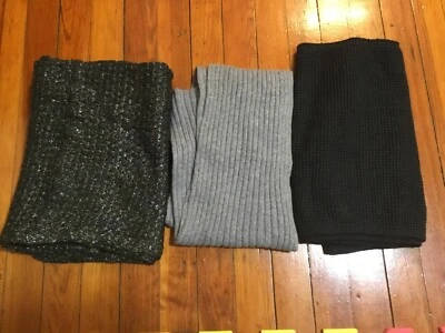 Lote de 3 bufandas para mujer negras y verdes oscuras y envolturas de bufanda regular grises Foto 1 de 4