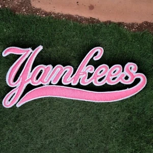NEW YORK YANKEES BLACK LETTER WHITE TRIM MLB BASEBALL SPORTS IRON ON PATCH - Picture 1 of 6