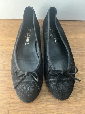 Chanel Women's Size 7.5 Cap Toe Ballerina Logo Flats - Black - Image 1 of 4