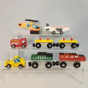 Holzeisenbahn Wagen magnetisch Konvolut 8 Fahrzeuge Flugzeug Hubschrauber LKW - Bild 1 von 11
