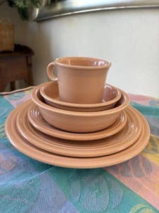 Vintage Fiestaware 6 pc Set Apricot Dinnerware Mug Plates Bowls Homer Laughlin - Picture 1 of 4