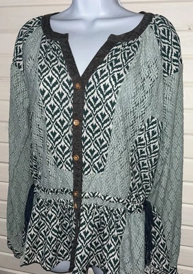 Top túnica BKE Gimmicks talla PEQUEÑA verde claro crochet encaje gasa con piezas usado en excelente estado Foto 1 de 4