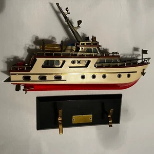 Vintage WACO Yacht Boat Working Transistor AM Radio Japan with Display Stand 9V - Picture 1 of 4
