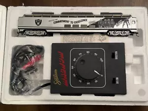 HAWTHORNE VILLAGE HO 78956 OAKLAND RAIDERS COMMITMENT TO EXCELLENCE DOME CAR  - Picture 1 of 2