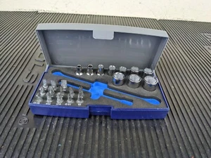 #bh996 Blue-Point BLPBTWKIT 23-piece 1/4" drive Socket / Hex Bit Ratchet Set - Picture 1 of 8