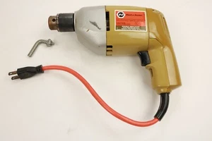 Taladro Black and Decker con cable de 3/8”, n.º Herramienta eléctrica vintage 7104 tipo 1 ¡Funciona!  - Imagen 1 de 6