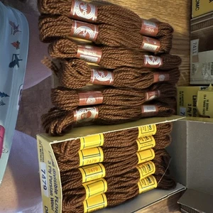 DMC Floralia Laine Divisible 100% Wool 11 Skeins Needlepoint Yarn 7479 Brown - Picture 1 of 5