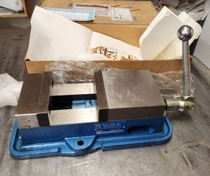 NEW Kurt D50 Anglock 5” Machine Vise.  DATED 1995 S/N-001878    Made In USA. - Picture 1 of 15