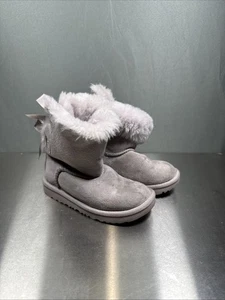UGG Mini Bailey Bow II lila Stiefel Größe 11 S/N 1017394T - Bild 1 von 5