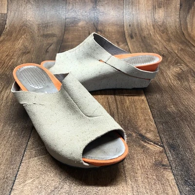 TSUBO Ovid Stingray Womens Size 7 Tan Orange Leather Rocker 3" Wedge Slide MINT - Image 1 of 4