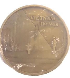 Vietnam Wall Memorial American Legion Souvenir Medal Token - Picture 1 of 14
