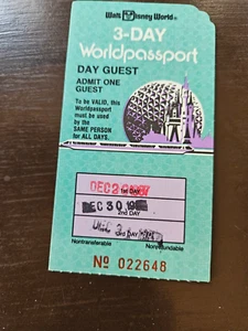 Ancien passeport mondial Walt Disney World 3 jours réveillon du Nouvel An 1987 rare - Photo 1 sur 3