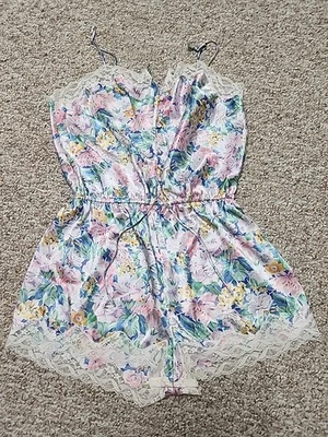Romper Victoria’s Secret M floral de renda aparado anos 90 etiqueta dourada pelúcia vintage  - Imagem 1 de 4