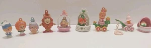 Charmkins Vintage Lote 10 Hasbro Niña Figura Dije 1984 Muñeca Joyería RARO - Imagen 1 de 5
