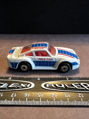 Porsche 959 Pace Car Shell 1986 Matchbox carrocería blanca hecha en Macao Foto 1 de 4