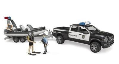 BRUDER - DODGE RAM 2500 Polizia con rimorchio e barca - 1/16 - BRU2507 - Immagine 1 di 4