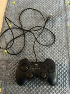 Logitech Dual Action Controller USB PC Blau Schwarz Kabelgebunden - Bild 1 von 1