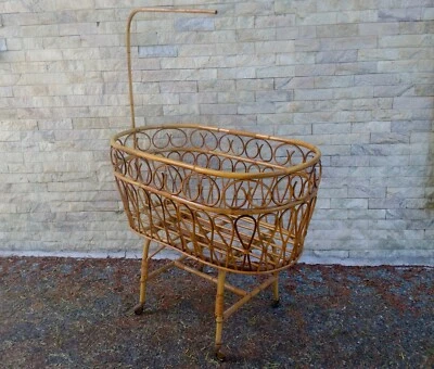Culla in banbù e vimini Vintage anni '60 - Immagine 1 di 4