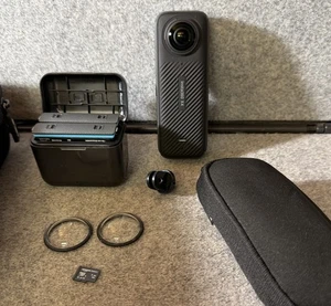 Cámara de acción Insta360 X4 8K 360 grados - Pantalla táctil de 2,5 pulgadas - CON EXTRAS - Imagen 1 de 9