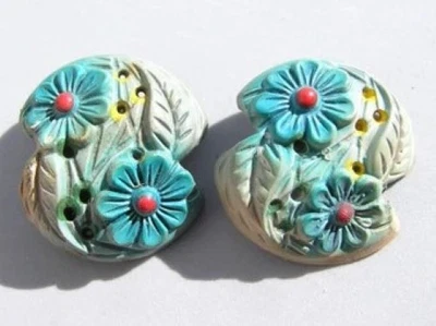 Vintage  Buttons Early Plastic Matched Set Of 2 Pieces Unique  Colorful Flowers - Image 1 of 4