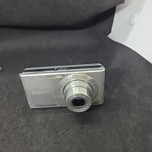 Sony Cyber-shot DSC-W530 14.1MP Digitalkamera - Silber - funktionstüchtig - siehe Beschreibung - Bild 1 von 5