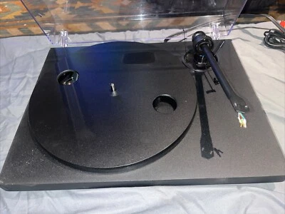 Pro-Ject Turntable P12 Black - Image 1 of 4