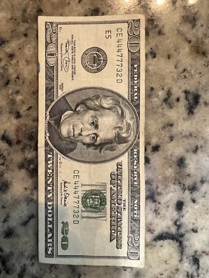 Двадцатидолларовая банкнота 2001 $20 Федеральная резервная банкнота серийный номер #CE 44477732D последовательно - Изображение 1 из 3