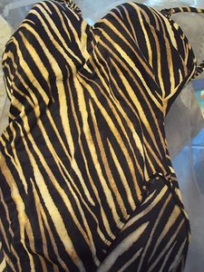 SWIMSUIT. NEW . SUN STREAK.SIZE 8.W/ COVER UP - Picture 1 of 12