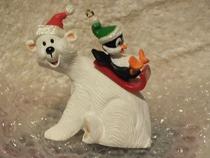 Hallmark Eisbär Pinguin 1995 Ornament QX6117 MIB Weihnachten - Bild 1 von 4