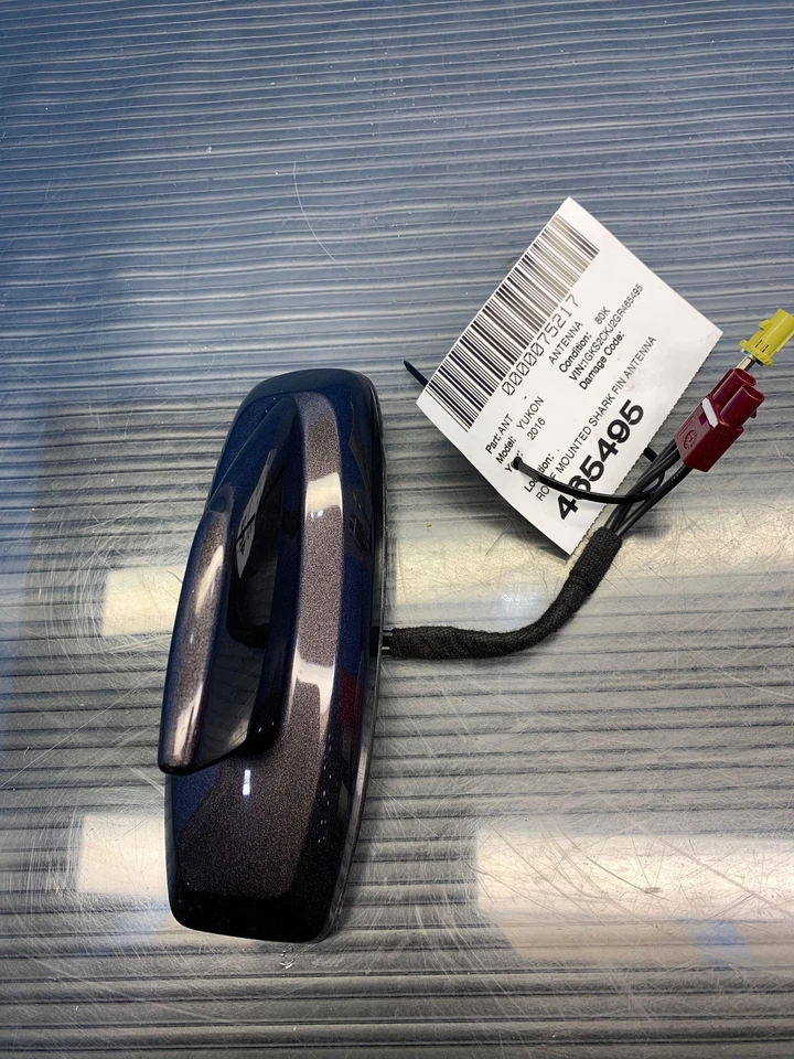 Antena de aleta de tiburón montada en techo GMC Yukon 2015-2020 OEM 84081914 Foto 1 de 4